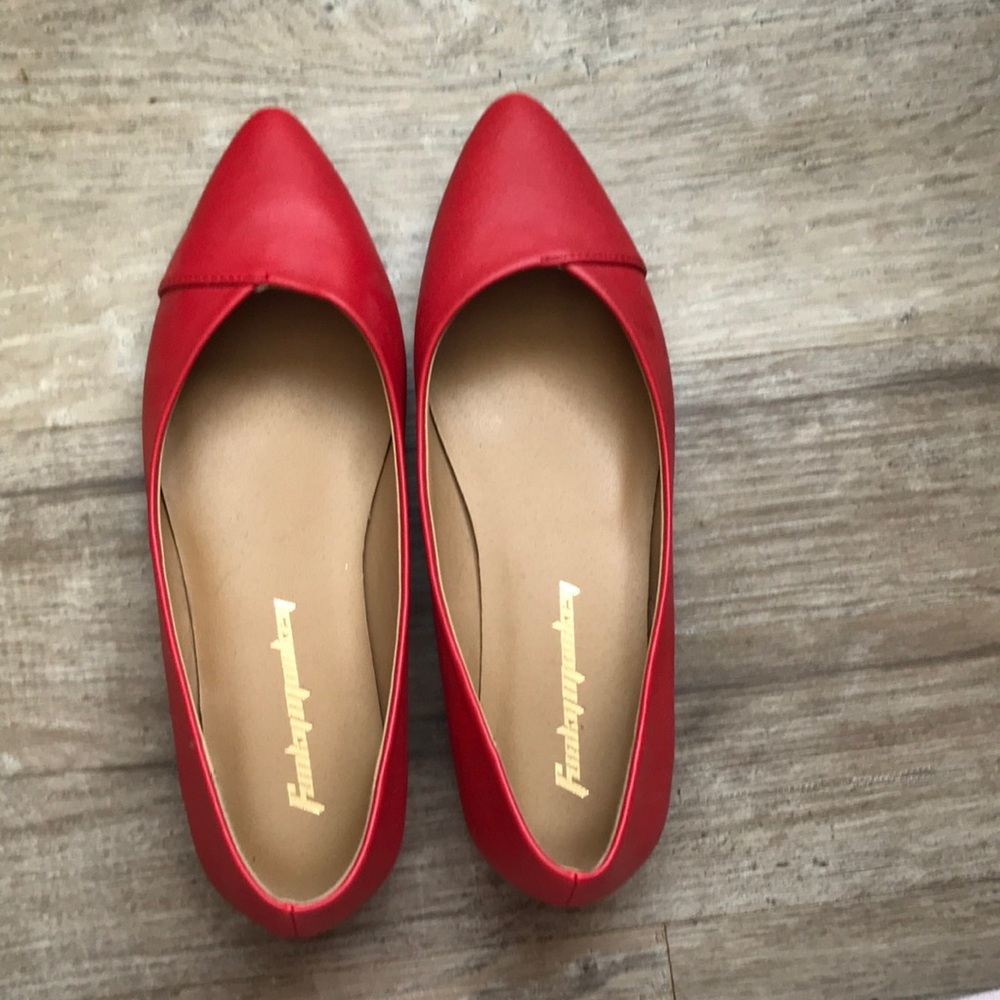 I bought these last year for a Halloween costume, I only wore them once